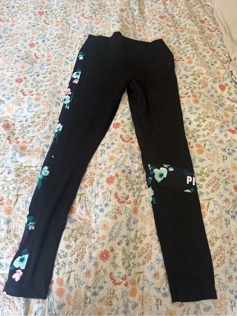 PINK Victoria's Secret Black Ultimate Leggings